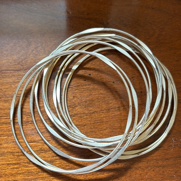 12 piece bangle set in gold tone - Picture 2 of 3